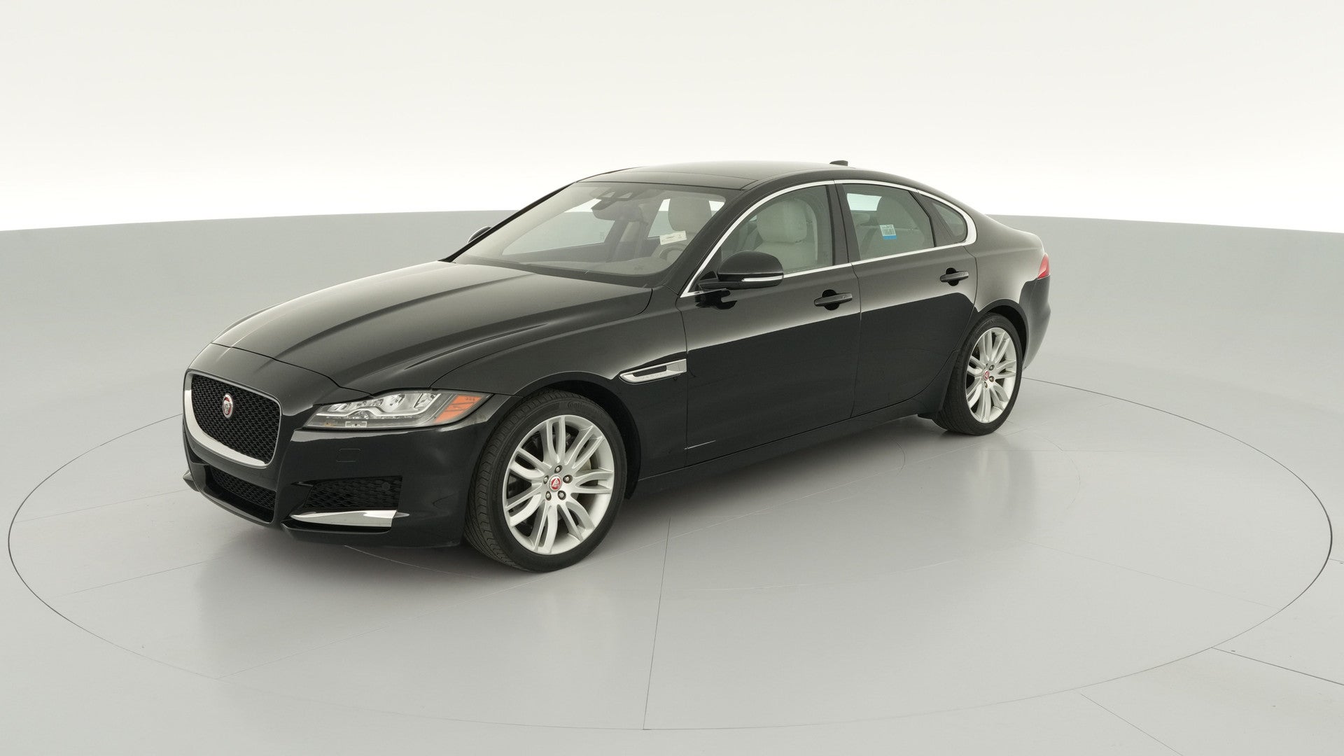 2018 Jaguar XF vehicle photo