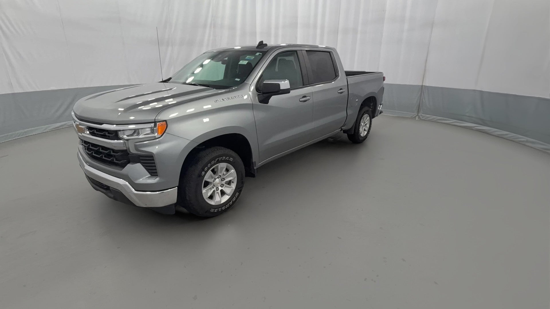 2025 Chevrolet Silverado 1500 Crew Cab vehicle photo