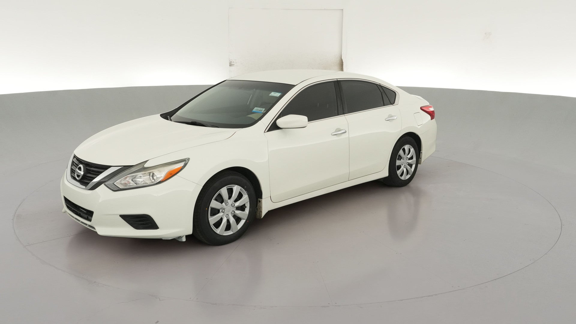 2017 Nissan Altima vehicle photo