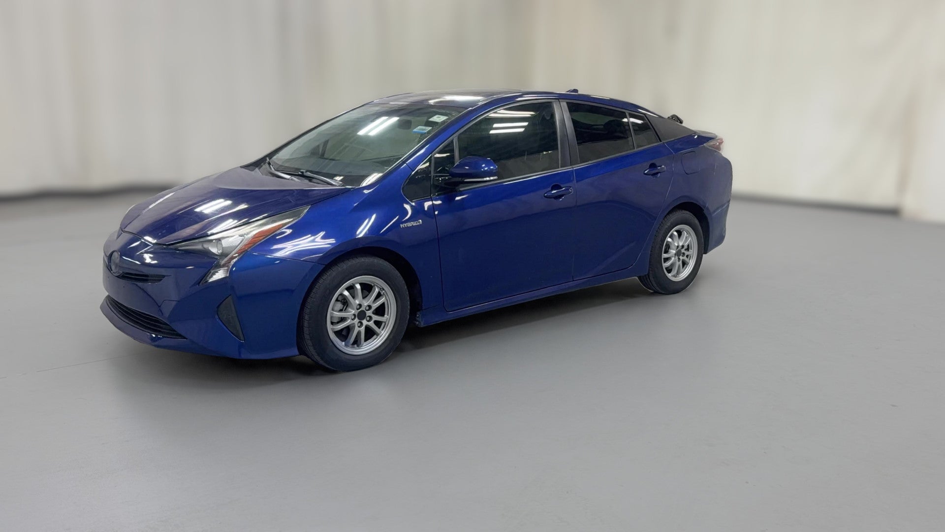 2016 Toyota Prius vehicle photo