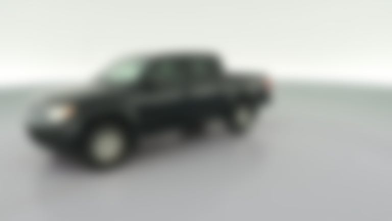 2018 Nissan Frontier Crew Cab vehicle photo