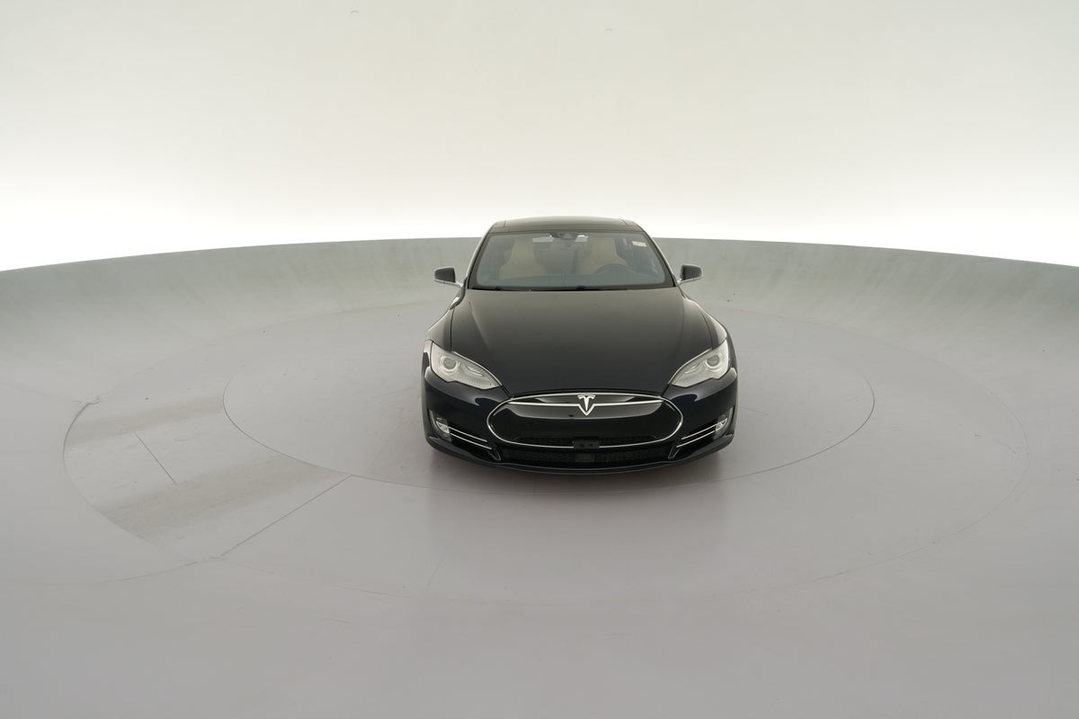 2015 Tesla Model S 85D in Blue Metallic — 360° view 1