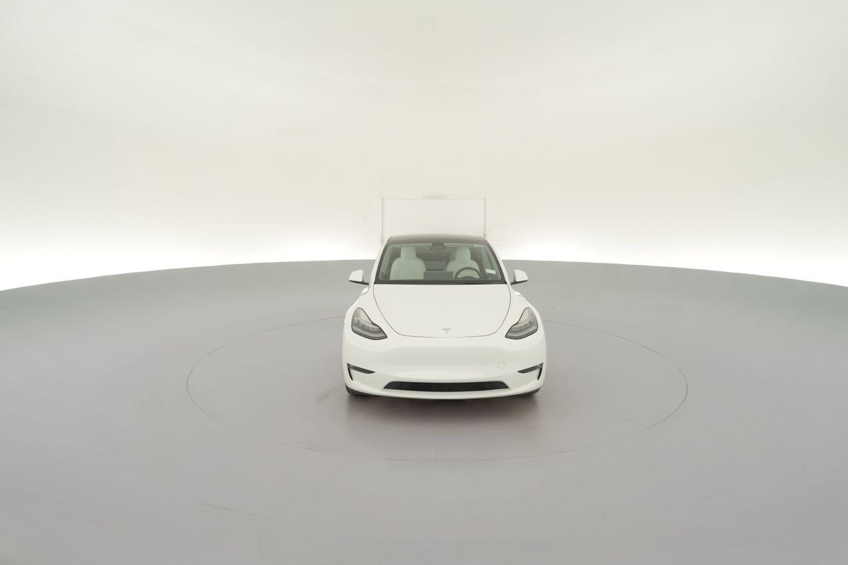 2021 Tesla Model Y Long Range All-Wheel Drive in Pearl White — 360° view 1