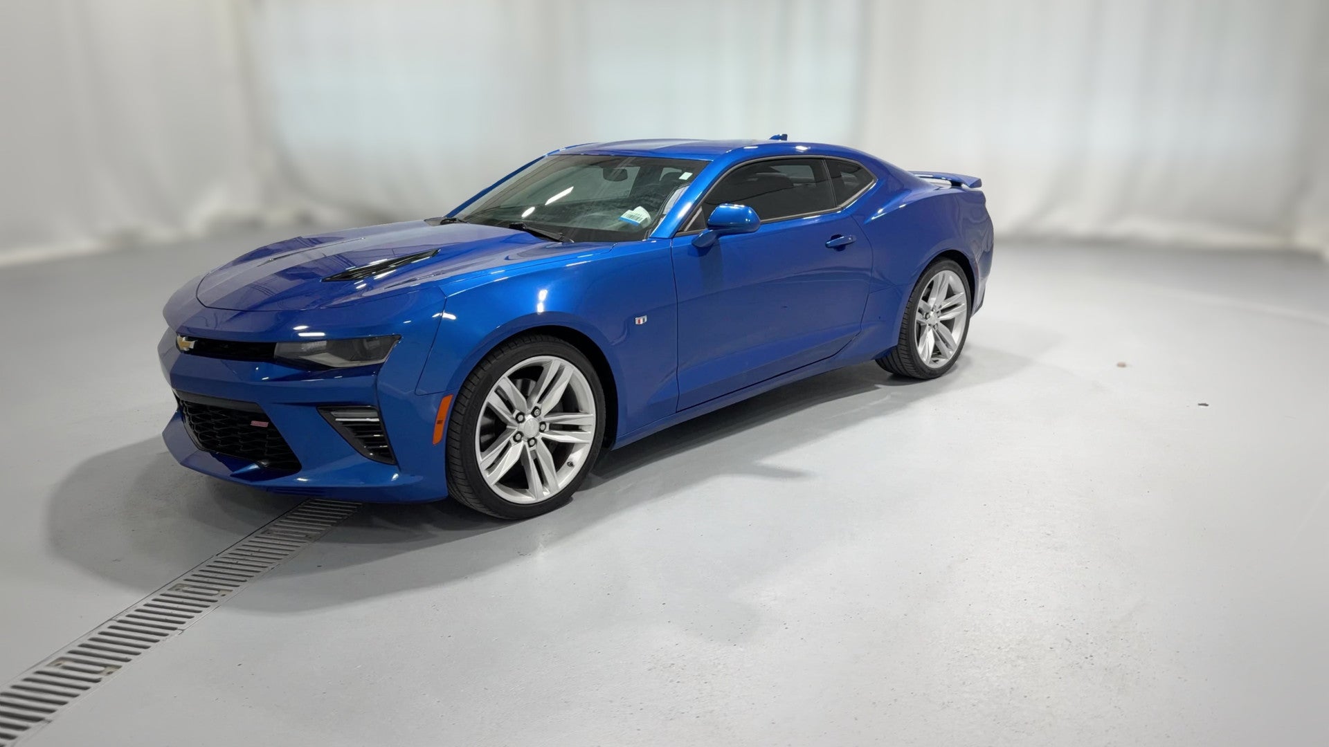 2017 Chevrolet Camaro vehicle photo