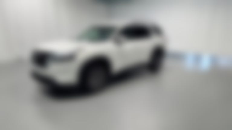 2025 Nissan Pathfinder vehicle photo
