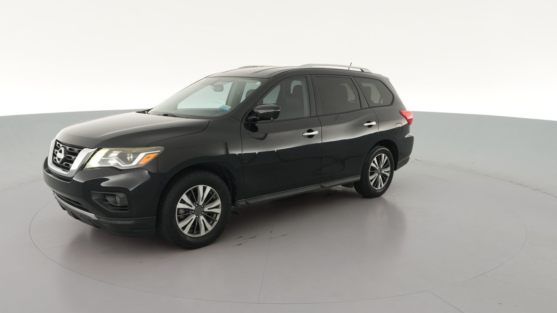 2017 Nissan Pathfinder vehicle photo