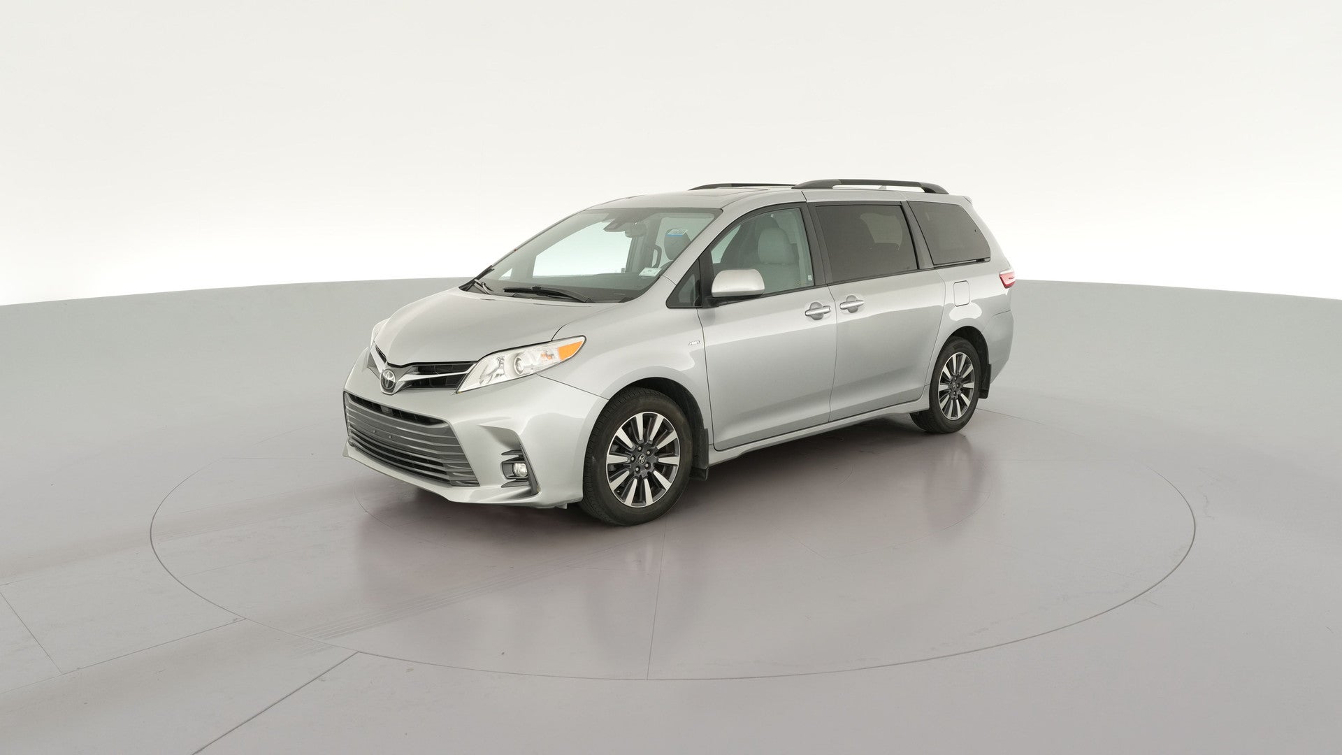 2018 Toyota Sienna vehicle photo