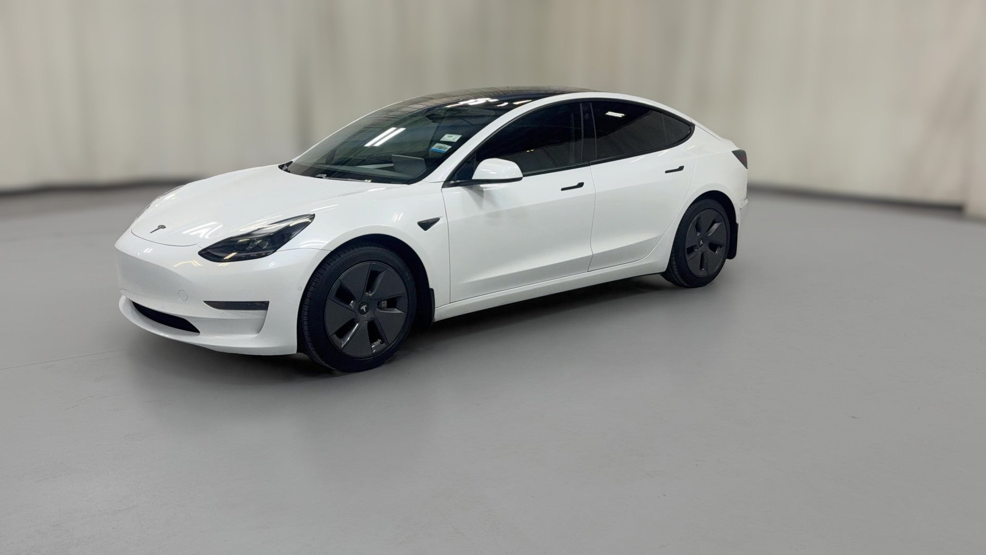 2021 Tesla Model 3 vehicle photo