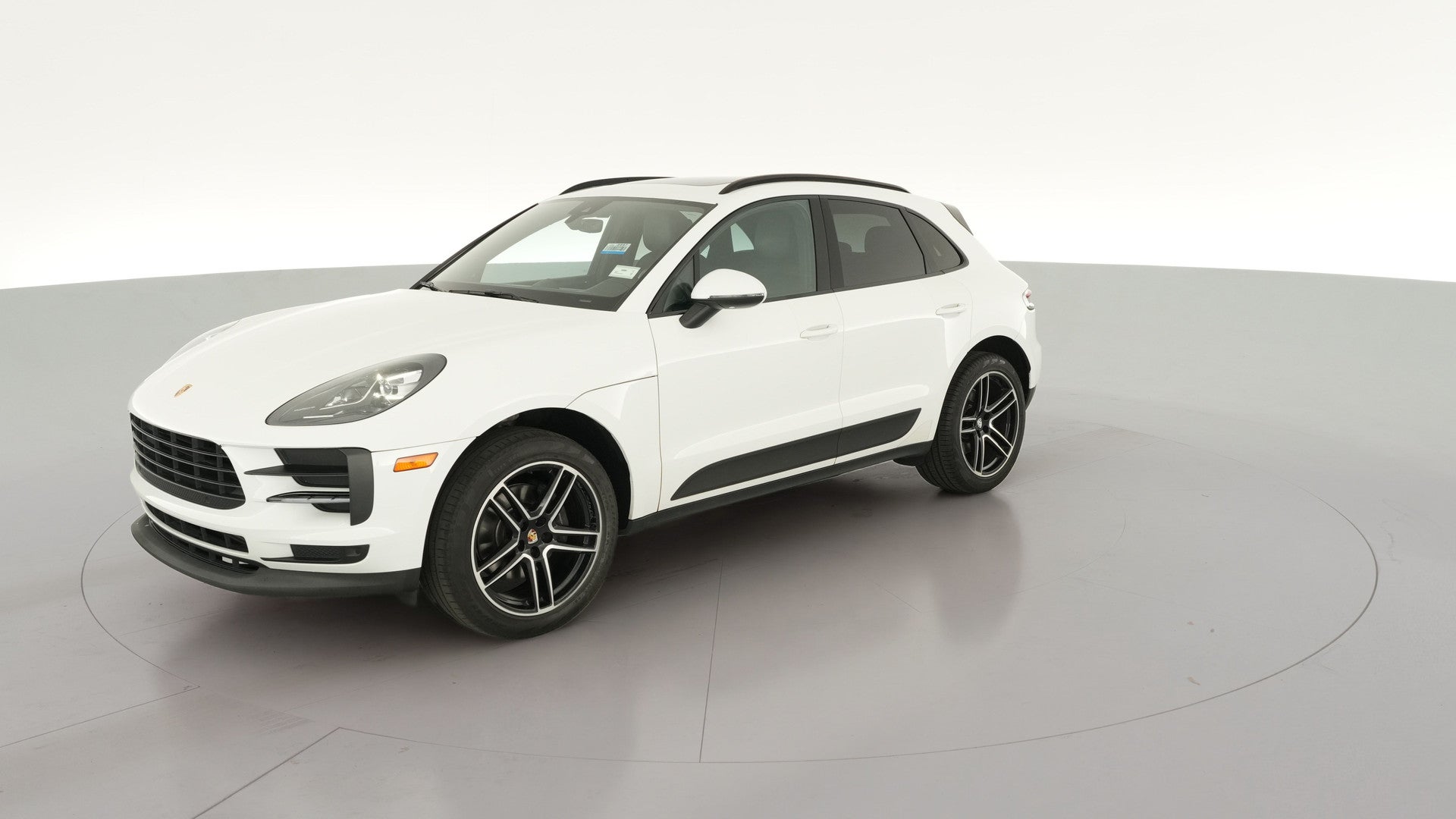 2020 Porsche Macan vehicle photo