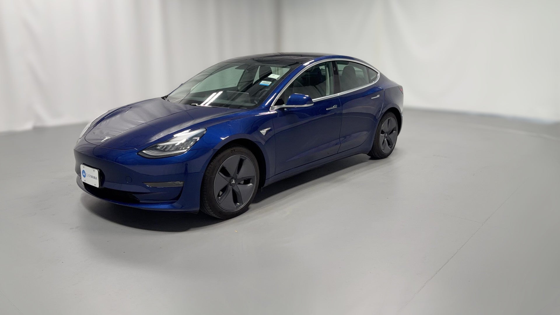 2019 Tesla Model 3 vehicle photo
