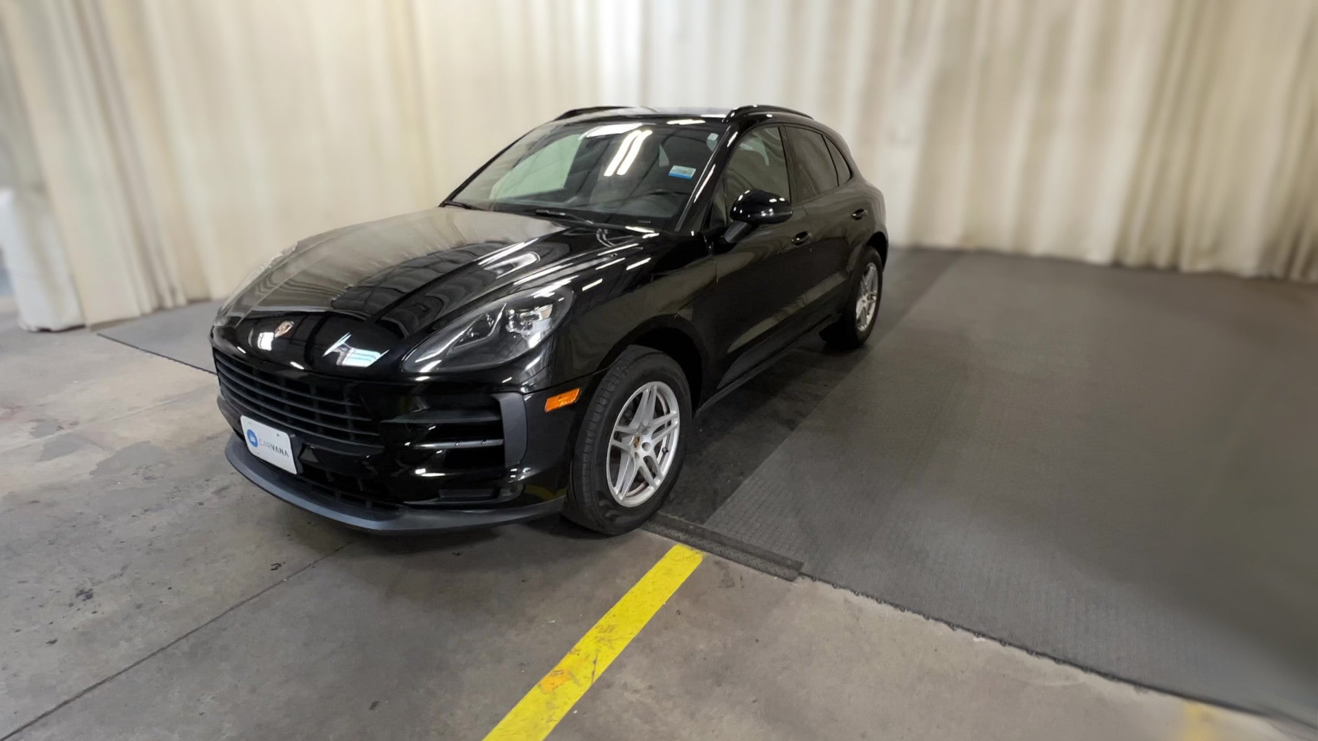 2019 Porsche Macan vehicle photo