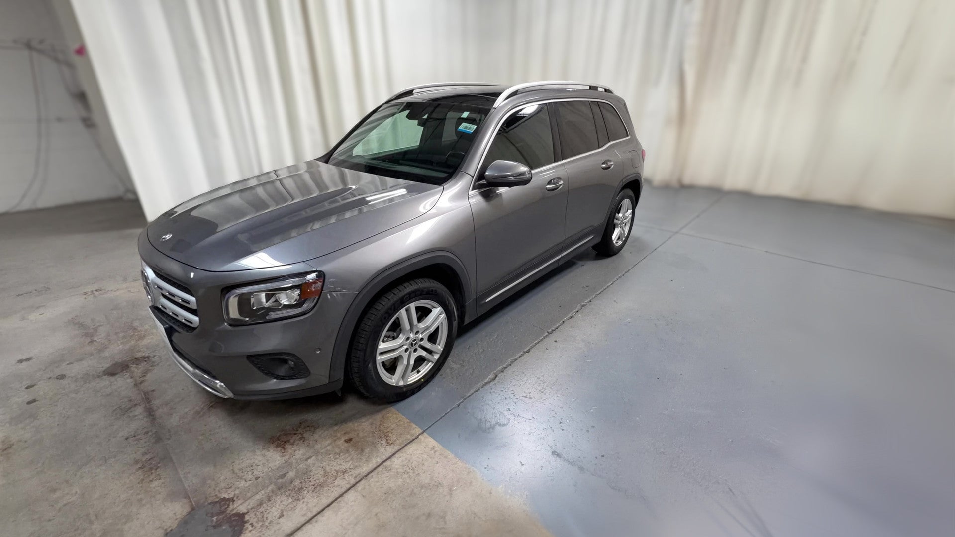 2023 Mercedes-Benz GLB vehicle photo