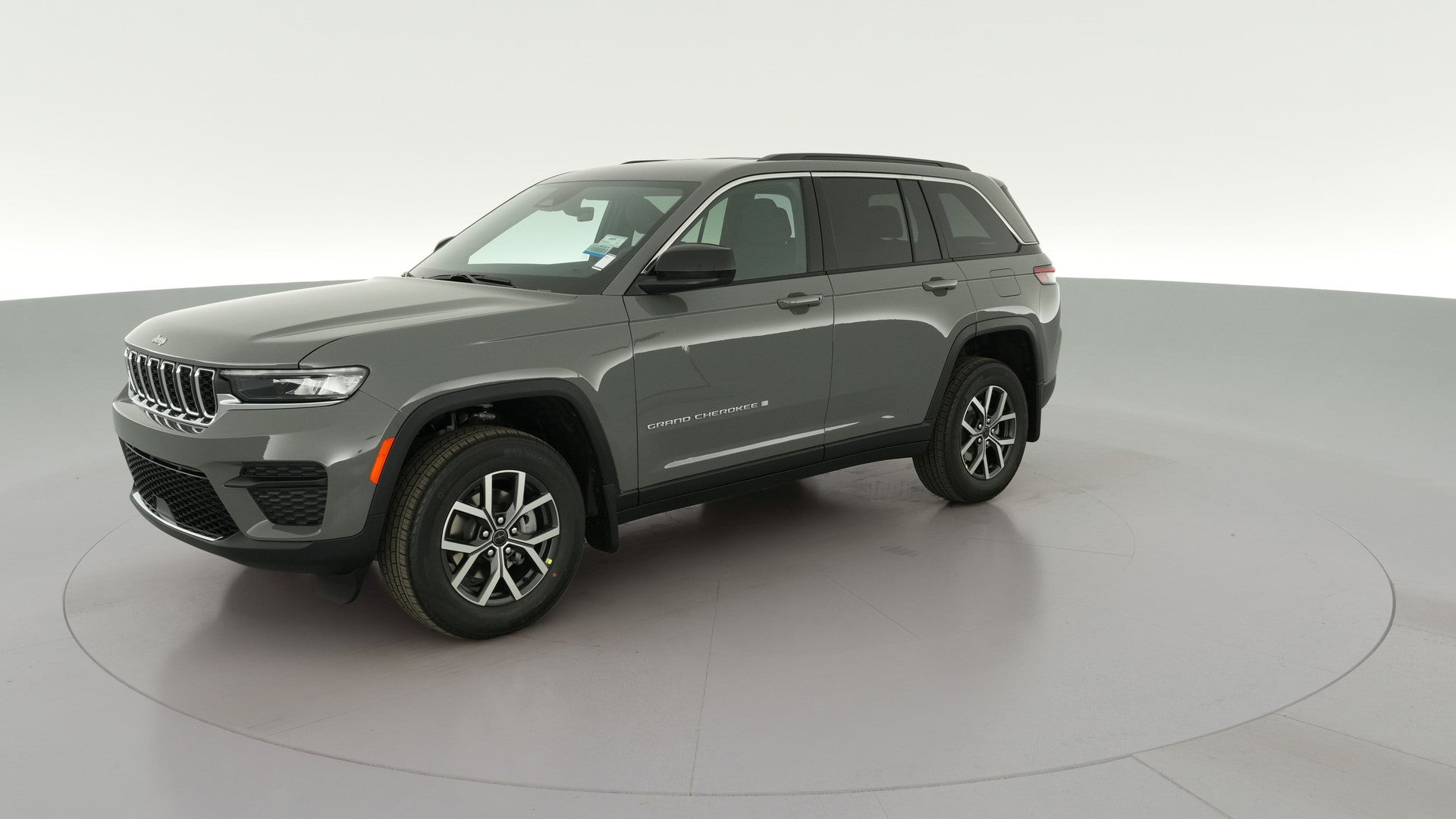 2027 Jeep Grand Cherokee vehicle photo