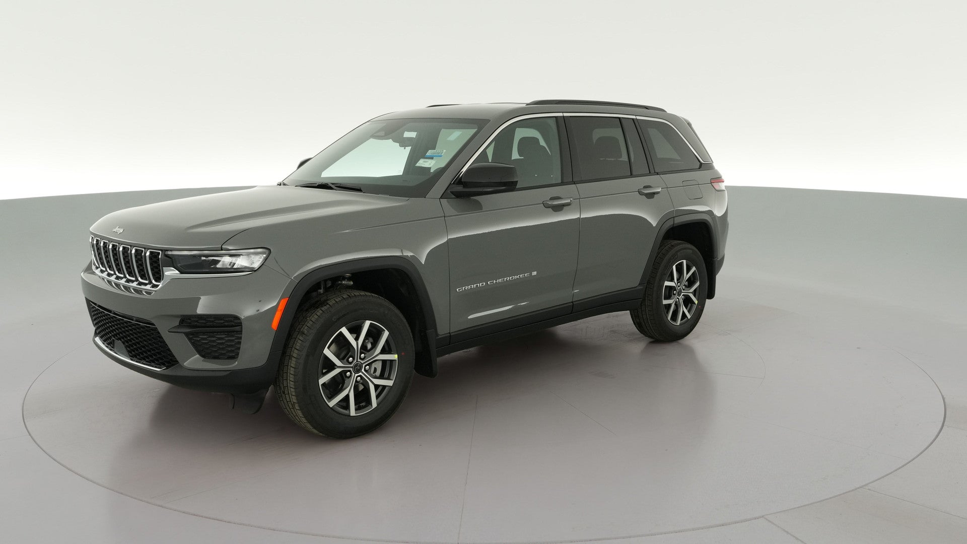2027 Jeep Grand Cherokee vehicle photo