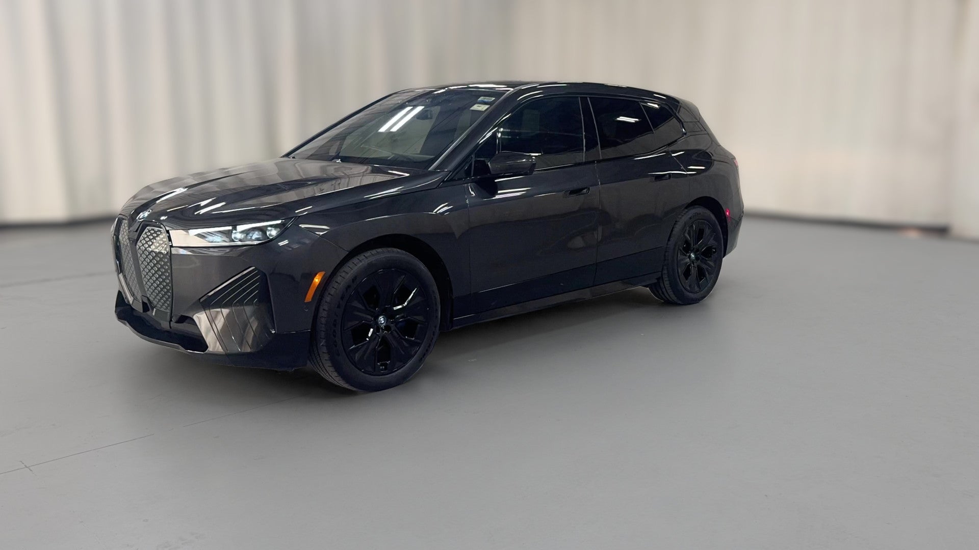 2024 BMW iX vehicle photo