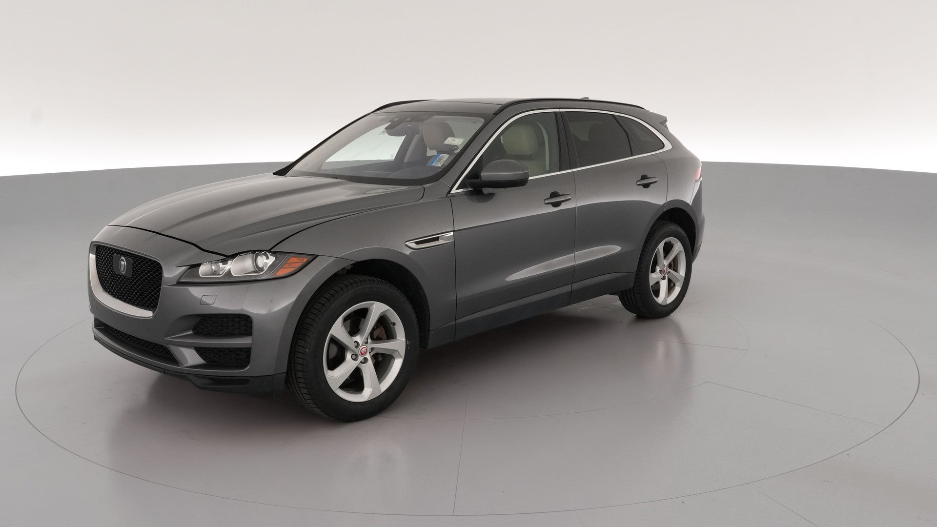 2019 Jaguar F-PACE vehicle photo
