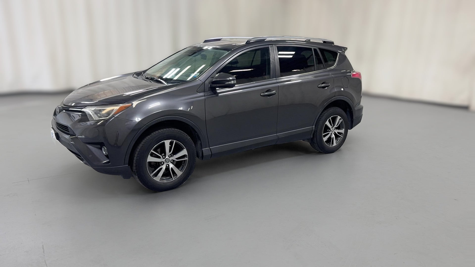 2018 Toyota RAV4 vehicle photo