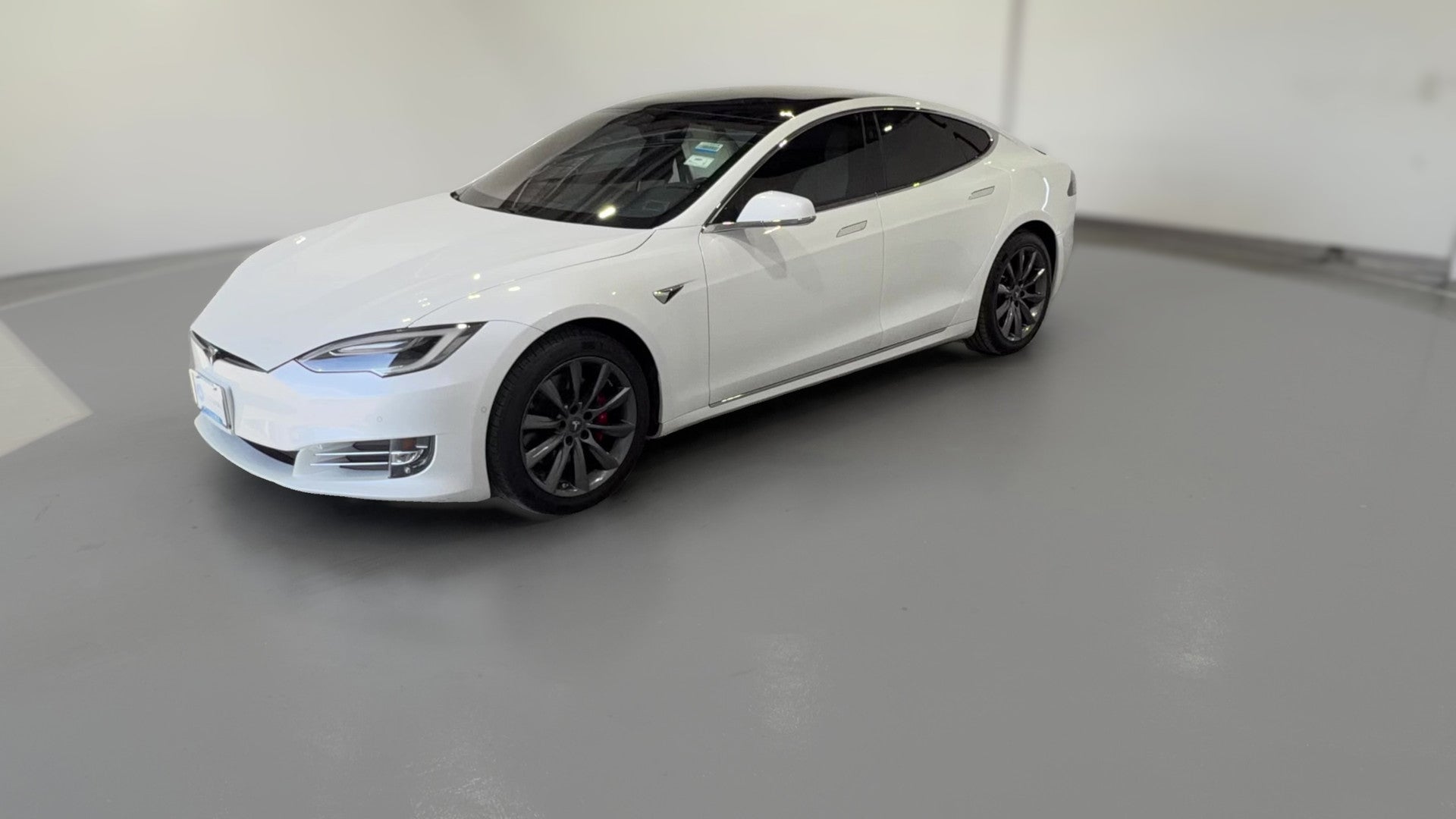 2020 Tesla Model S vehicle photo