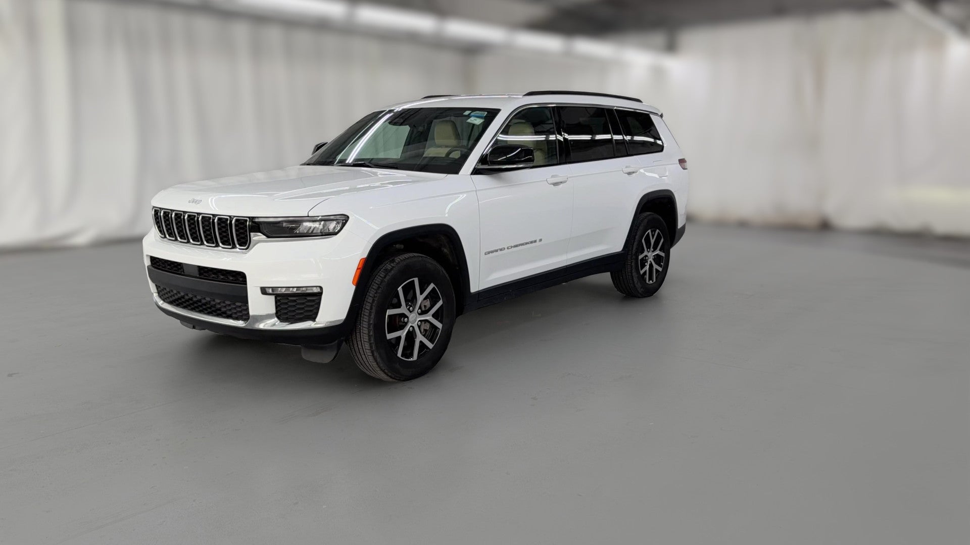 2025 Jeep Grand Cherokee L vehicle photo