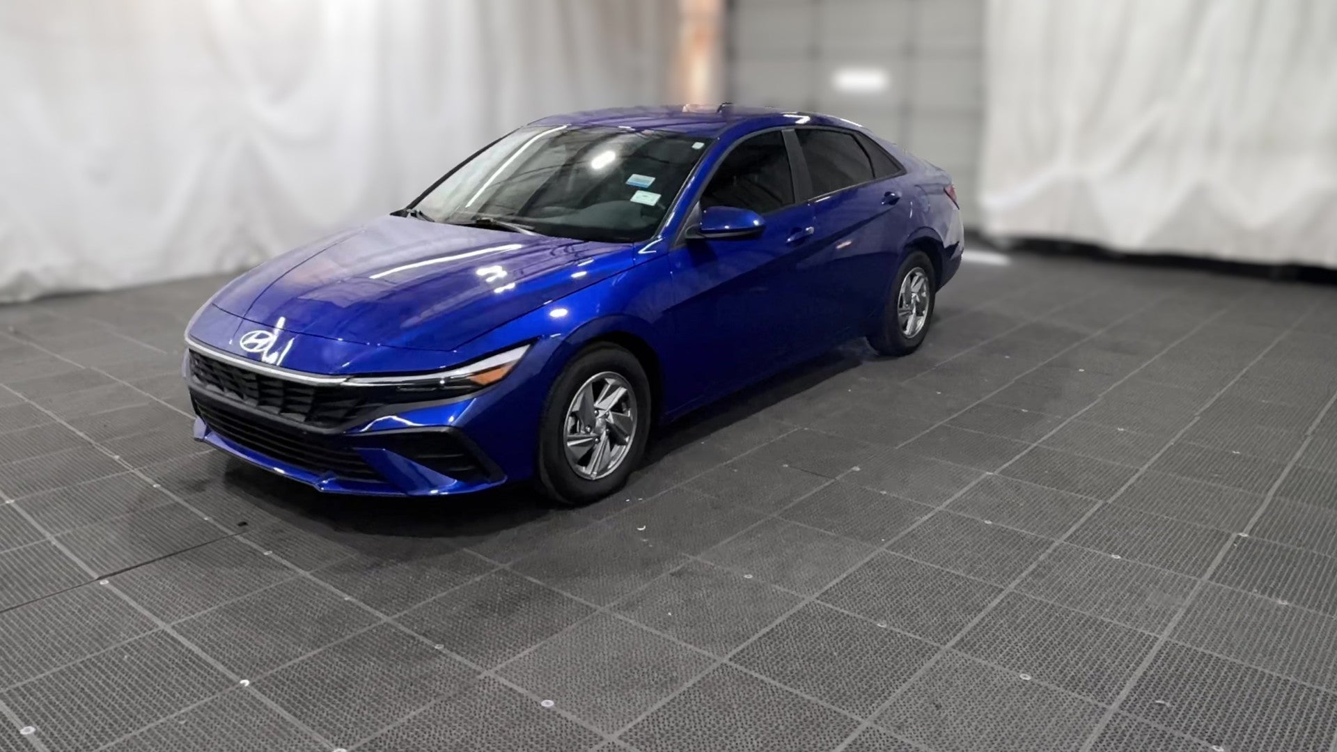 2025 Hyundai Elantra vehicle photo