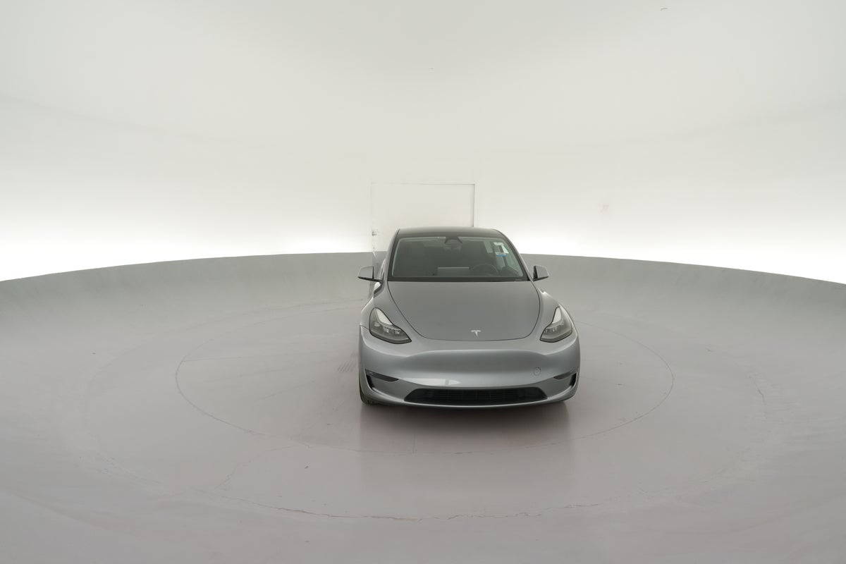 2024 Tesla Model Y Long Range All-Wheel Drive in Quicksilver — 360° view 1