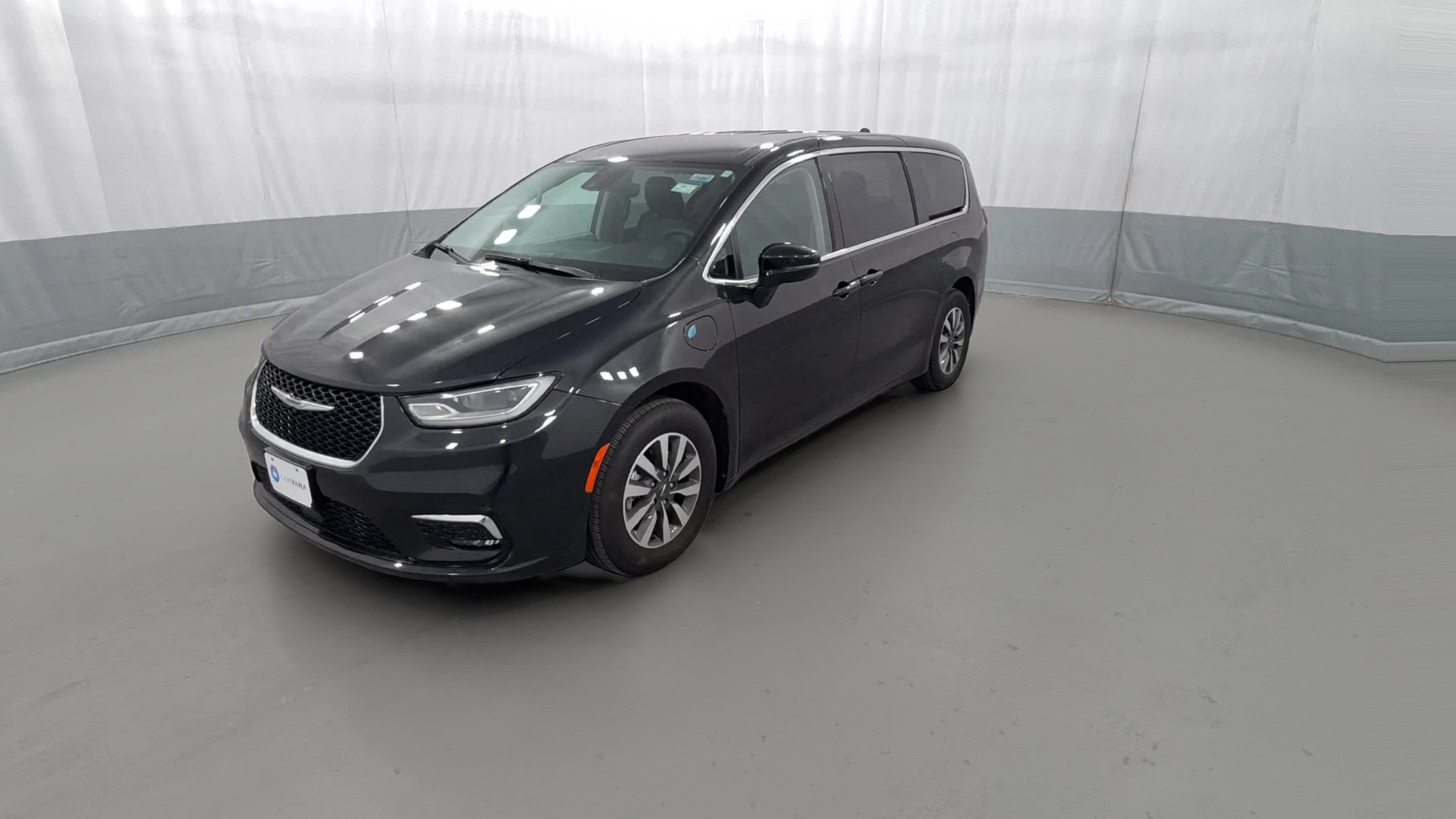 2024 Chrysler Pacifica Hybrid vehicle photo