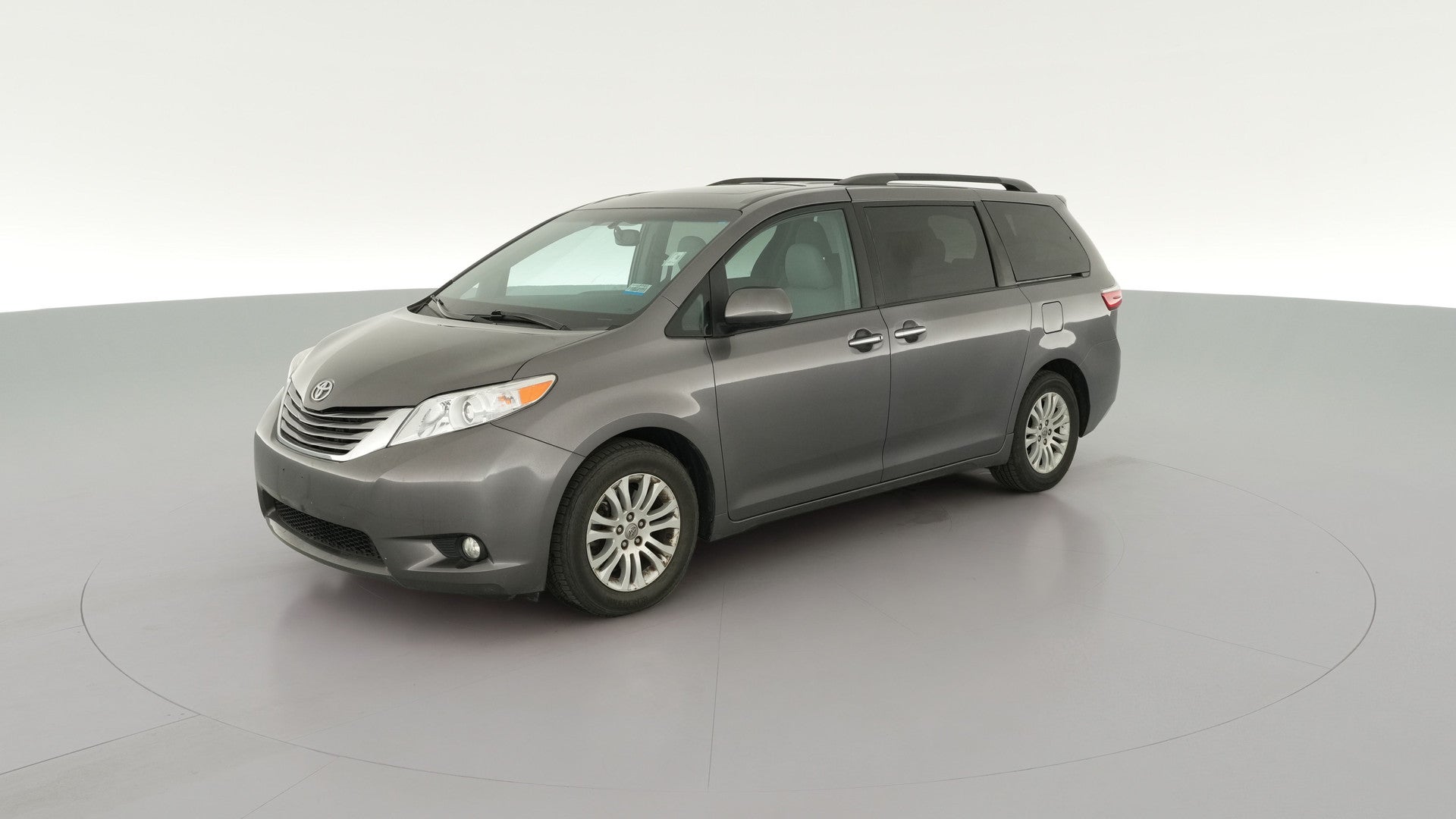 2017 Toyota Sienna vehicle photo