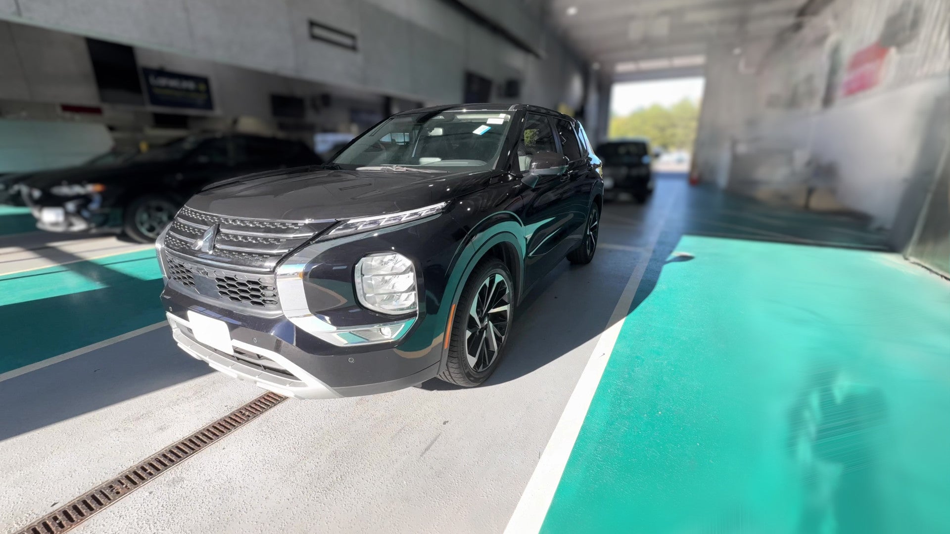 2024 Mitsubishi Outlander vehicle photo