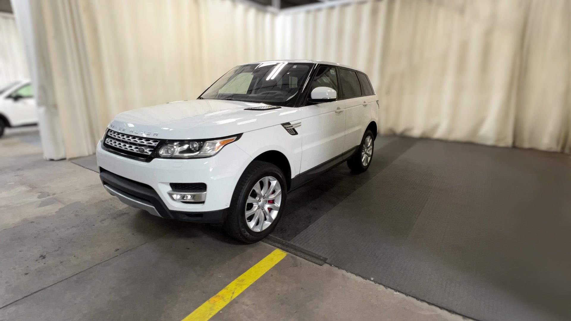 2016 Land Rover Range Rover Sport vehicle photo