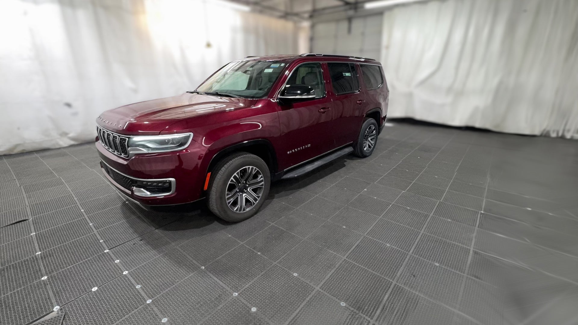 2024 Jeep Wagoneer vehicle photo