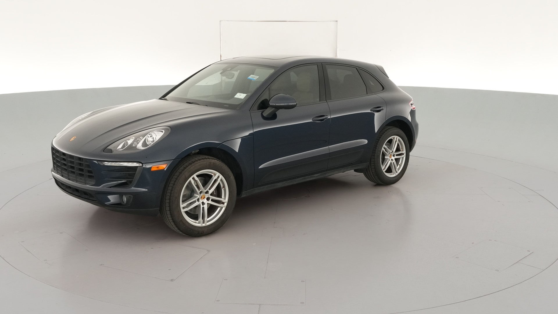2018 Porsche Macan vehicle photo