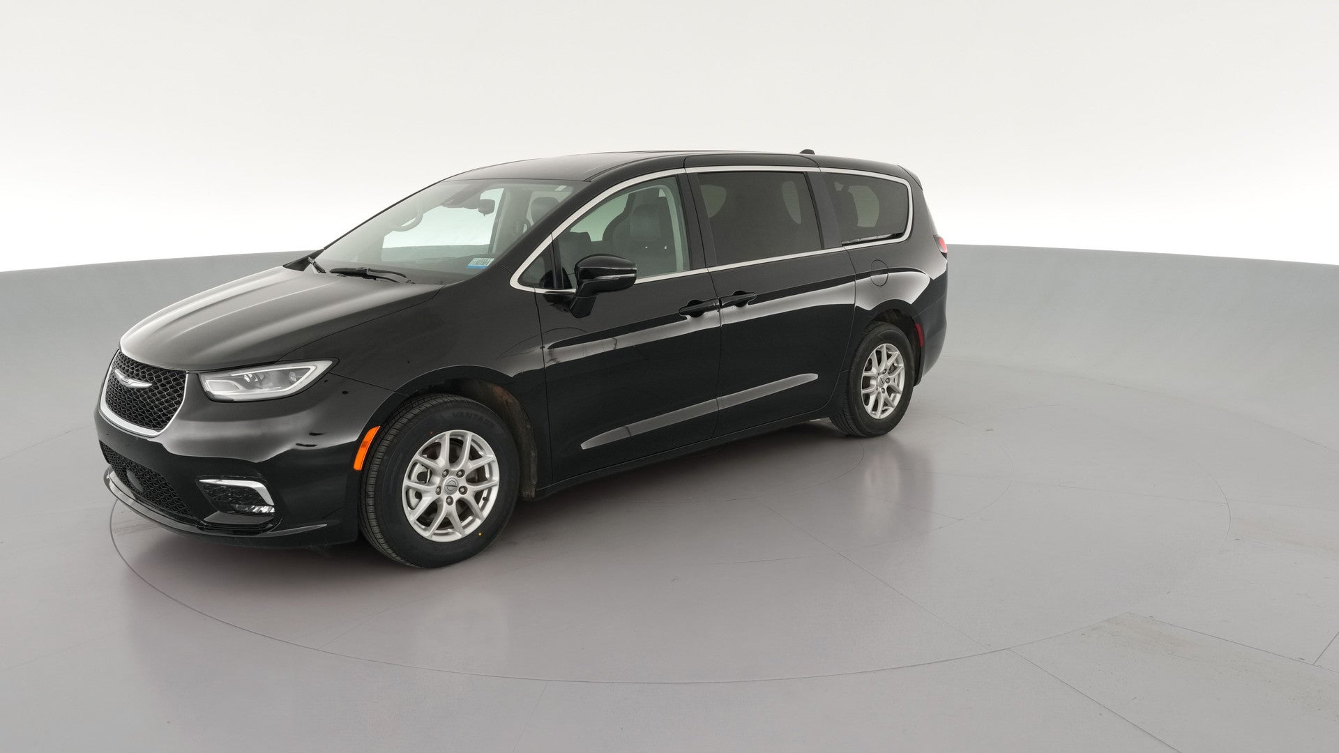 2024 Chrysler Pacifica vehicle photo
