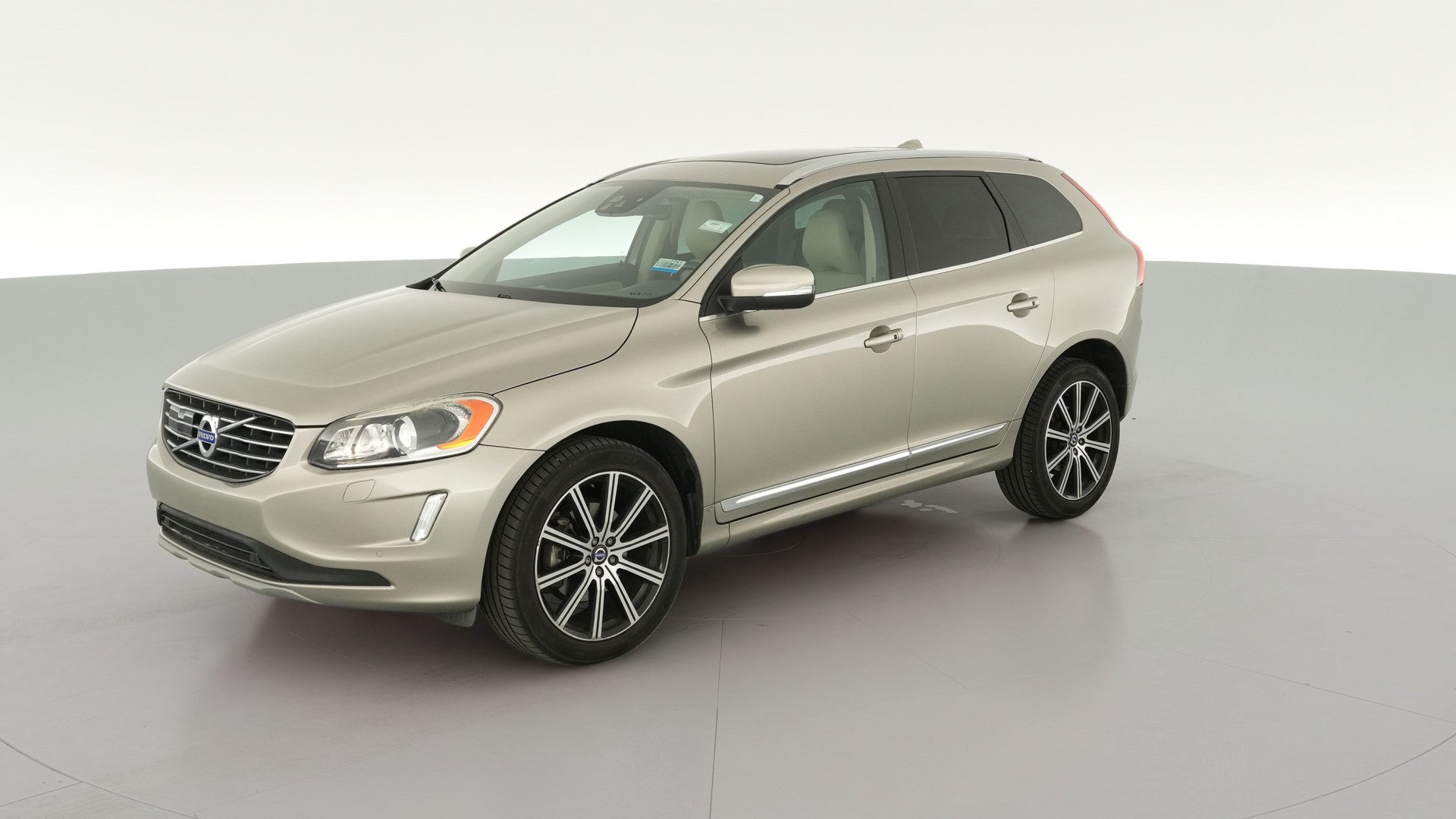 2016 Volvo XC60 vehicle photo