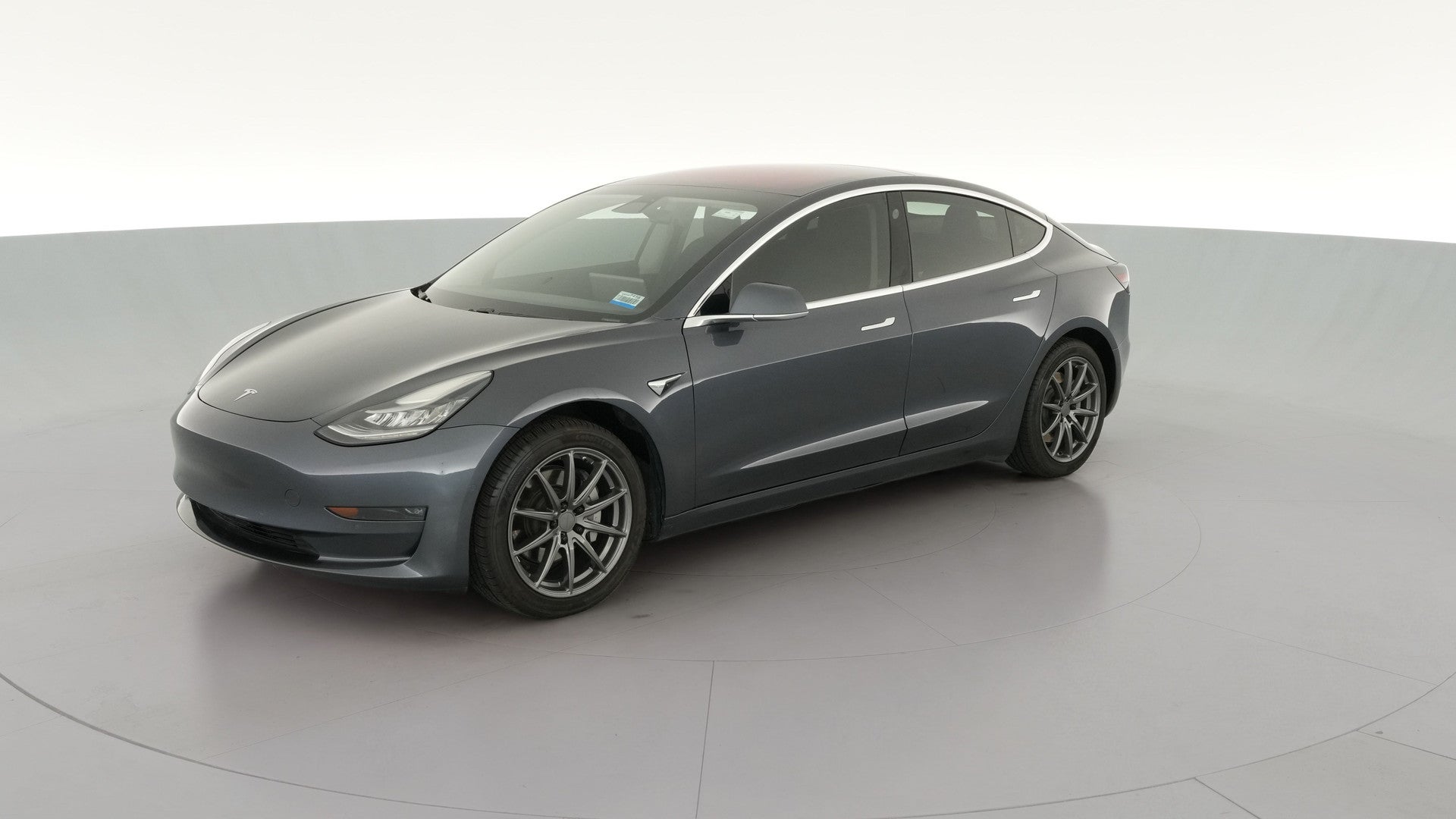 2018 Tesla Model 3 vehicle photo
