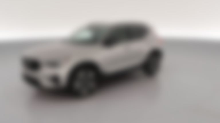 2025 Volvo XC40 vehicle photo