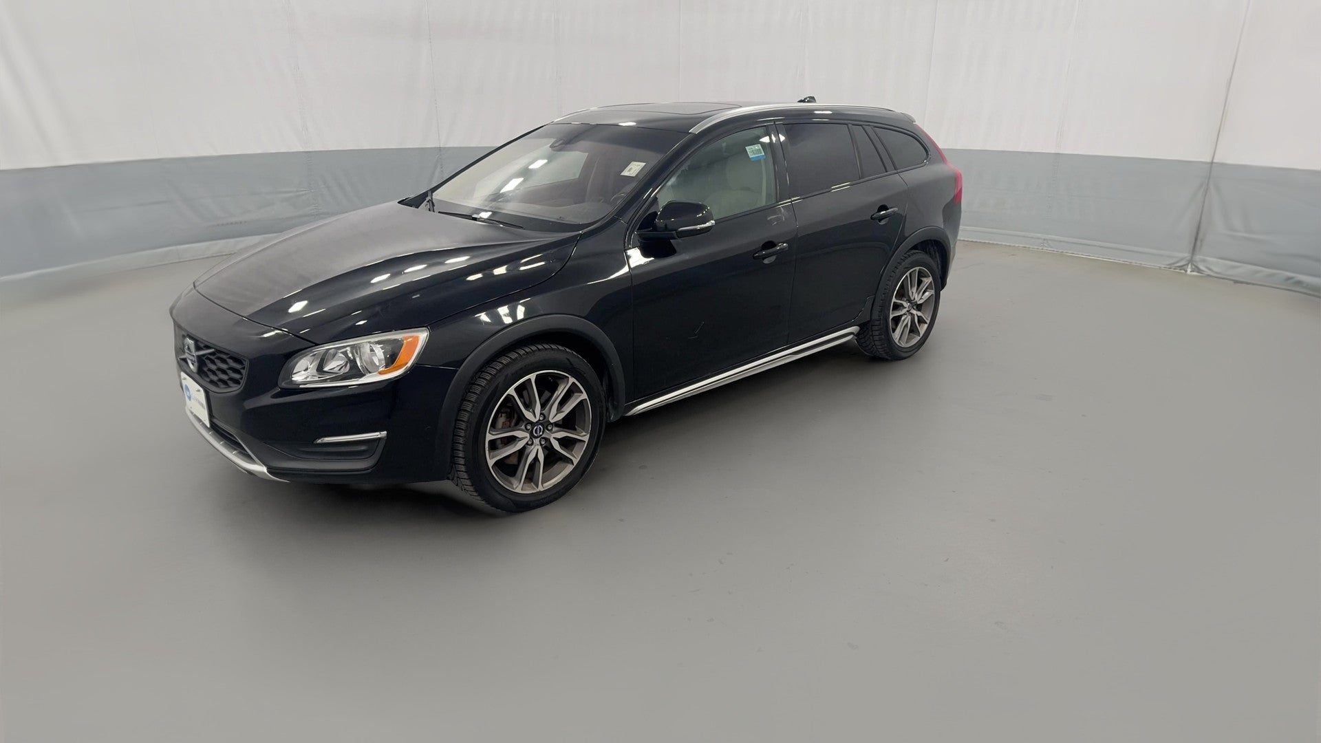 2015 Volvo V60 vehicle photo
