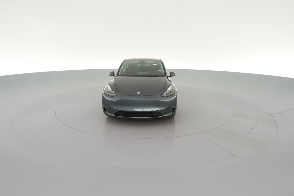 2022 Tesla Model Y Performance All-Wheel Drive in Midnight Silver Metallic — 360° view 1