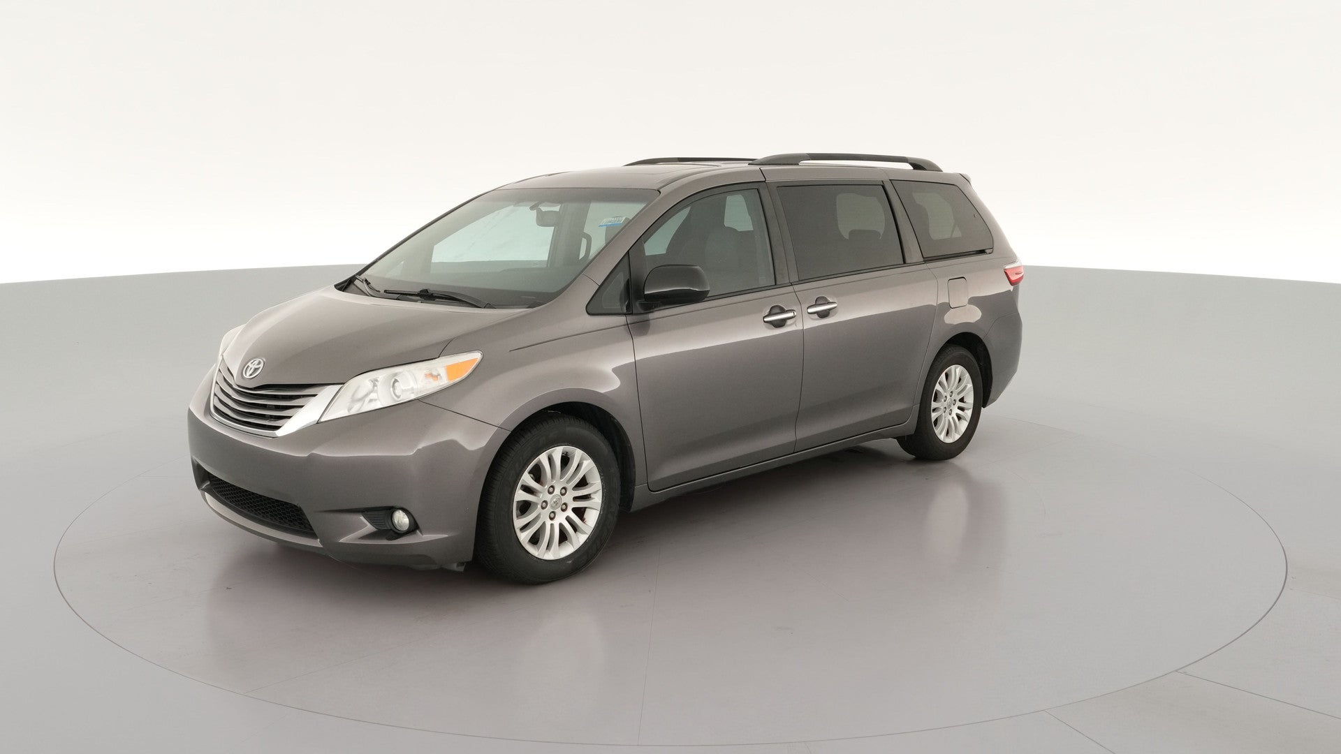 2017 Toyota Sienna vehicle photo