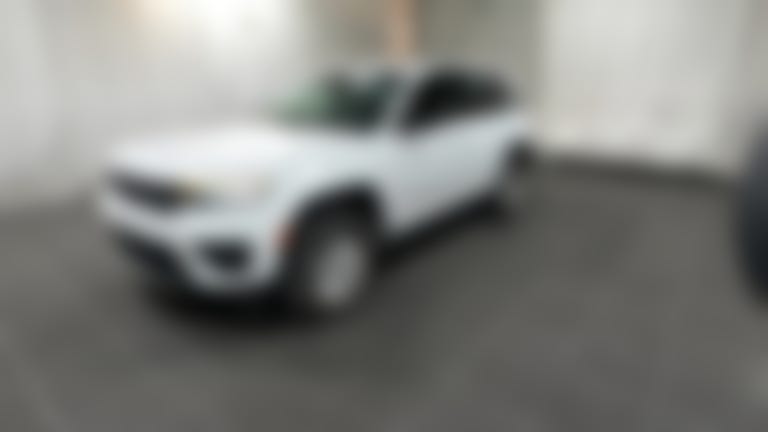 2024 Jeep Grand Cherokee vehicle photo