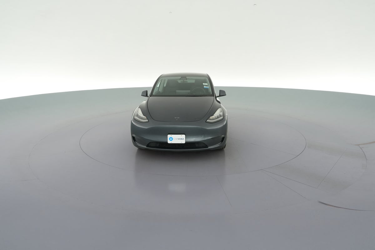 2022 Tesla Model Y Long Range All-Wheel Drive in Midnight Silver Metallic — 360° view 1