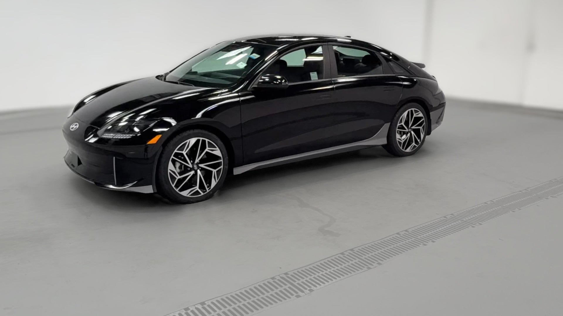 2023 Hyundai IONIQ 6 vehicle photo