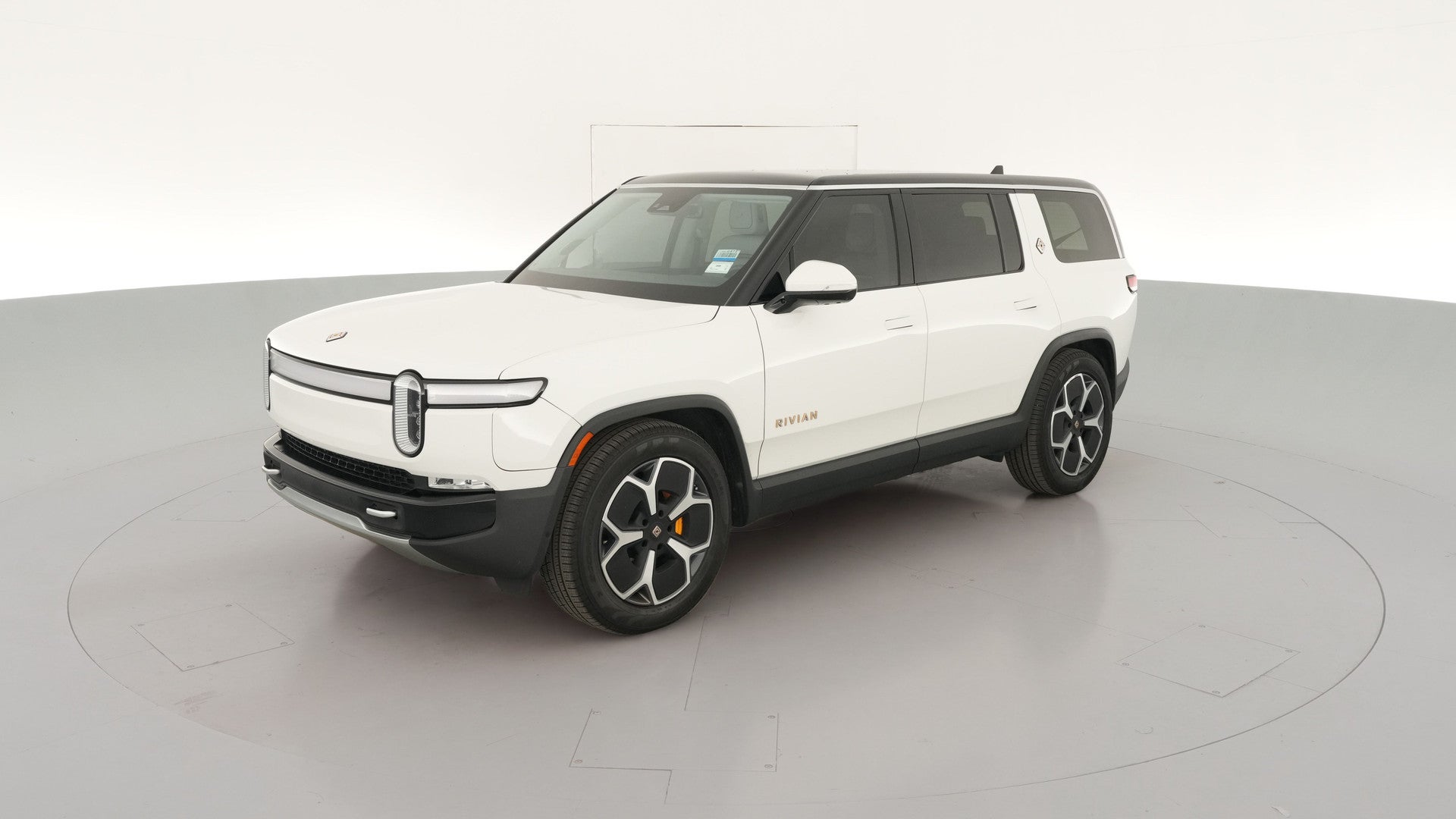 2023 Rivian R1S vehicle photo