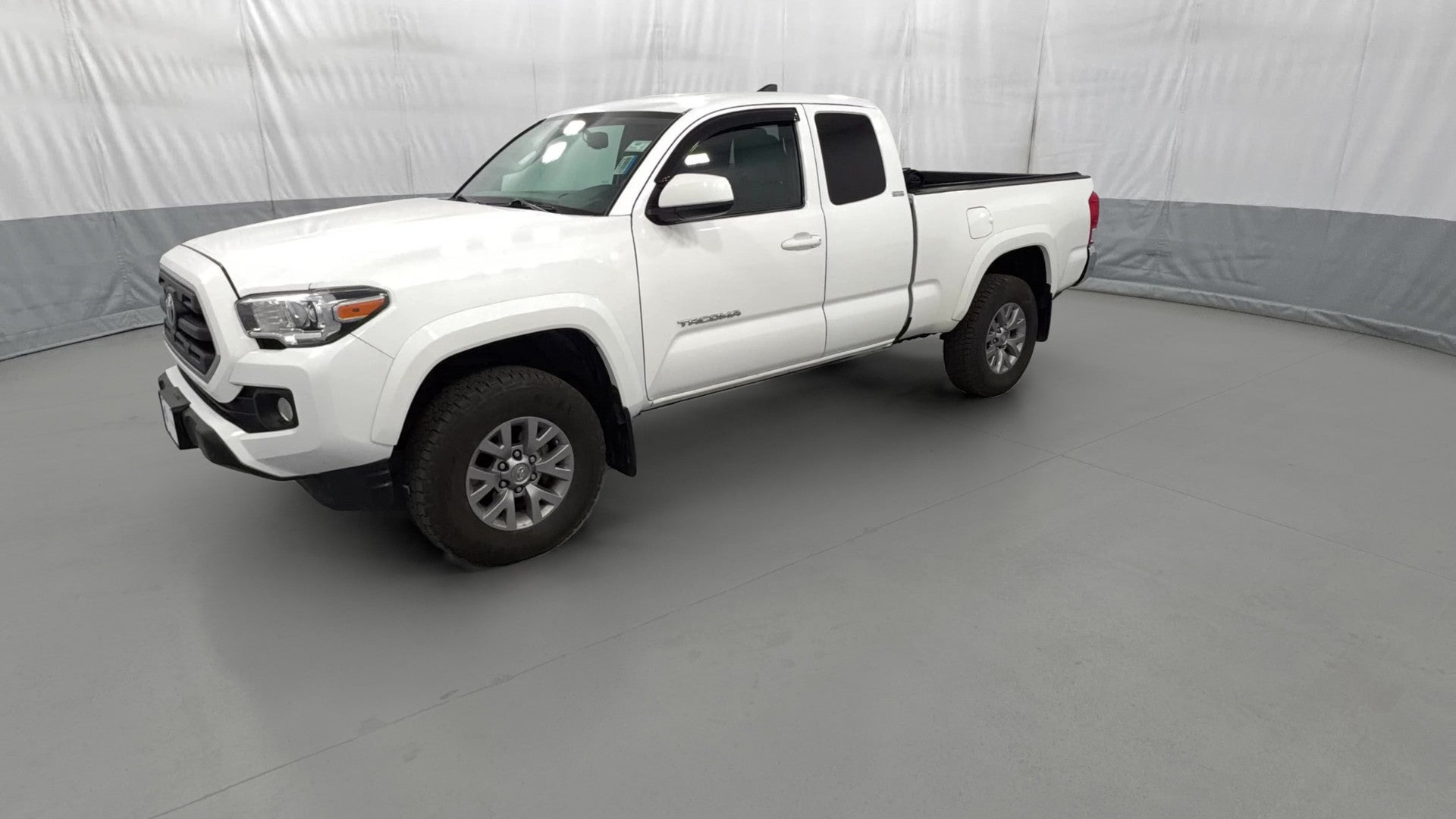 2016 Toyota Tacoma Access Cab vehicle photo