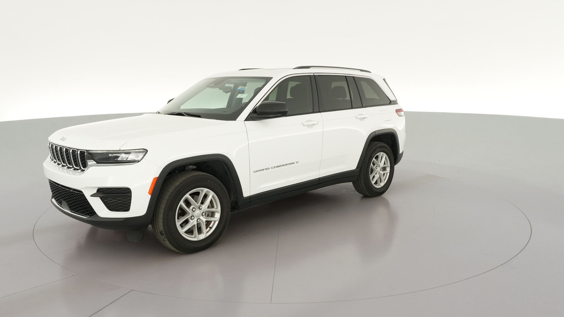 2024 Jeep Grand Cherokee vehicle photo