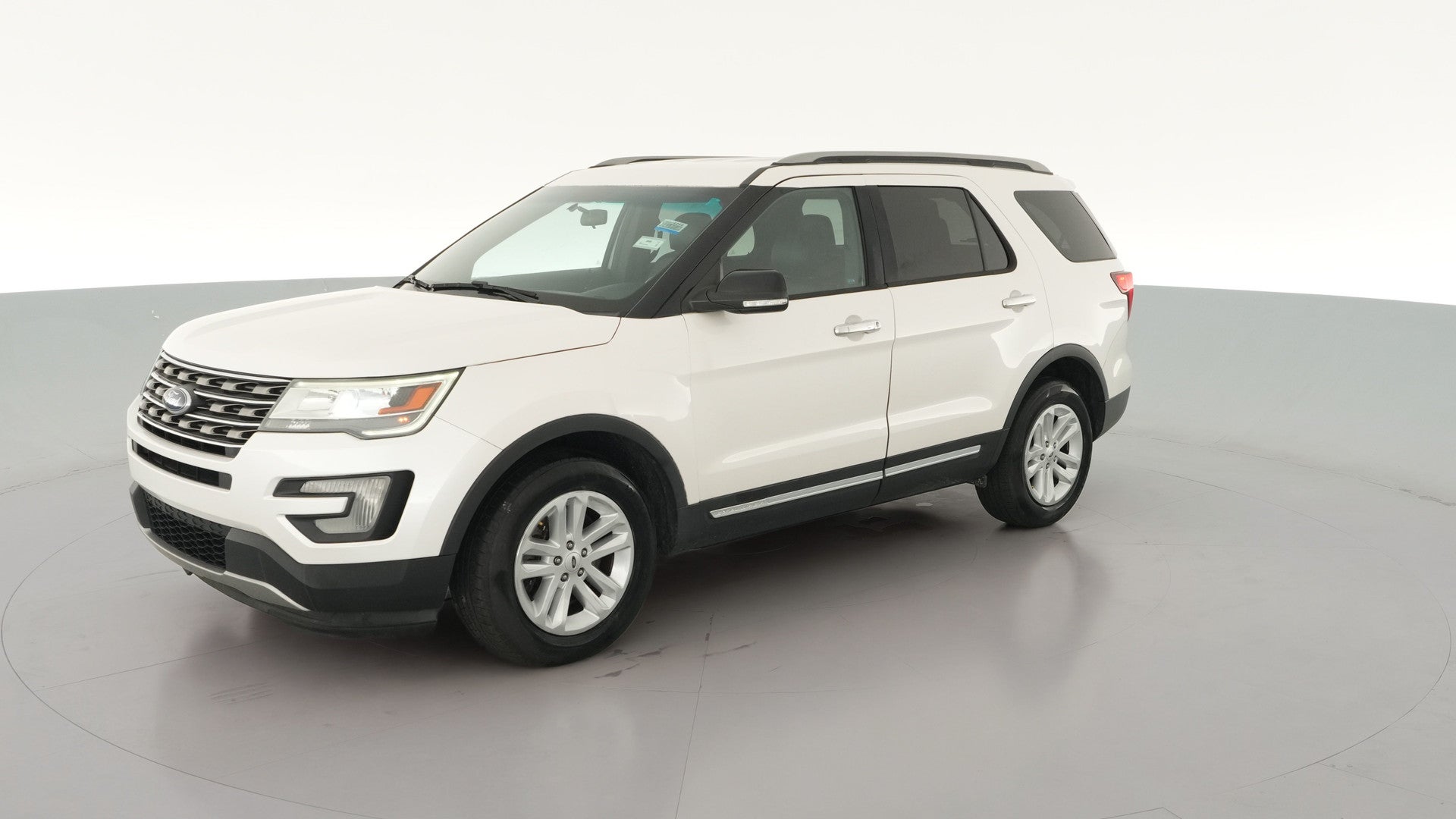 2017 Ford Explorer vehicle photo
