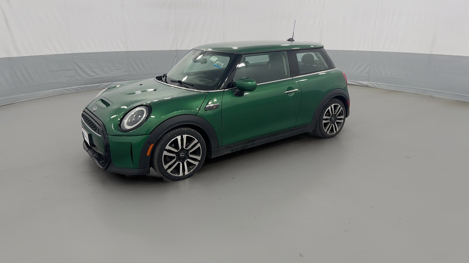2022 MINI Hardtop 2 Door vehicle photo