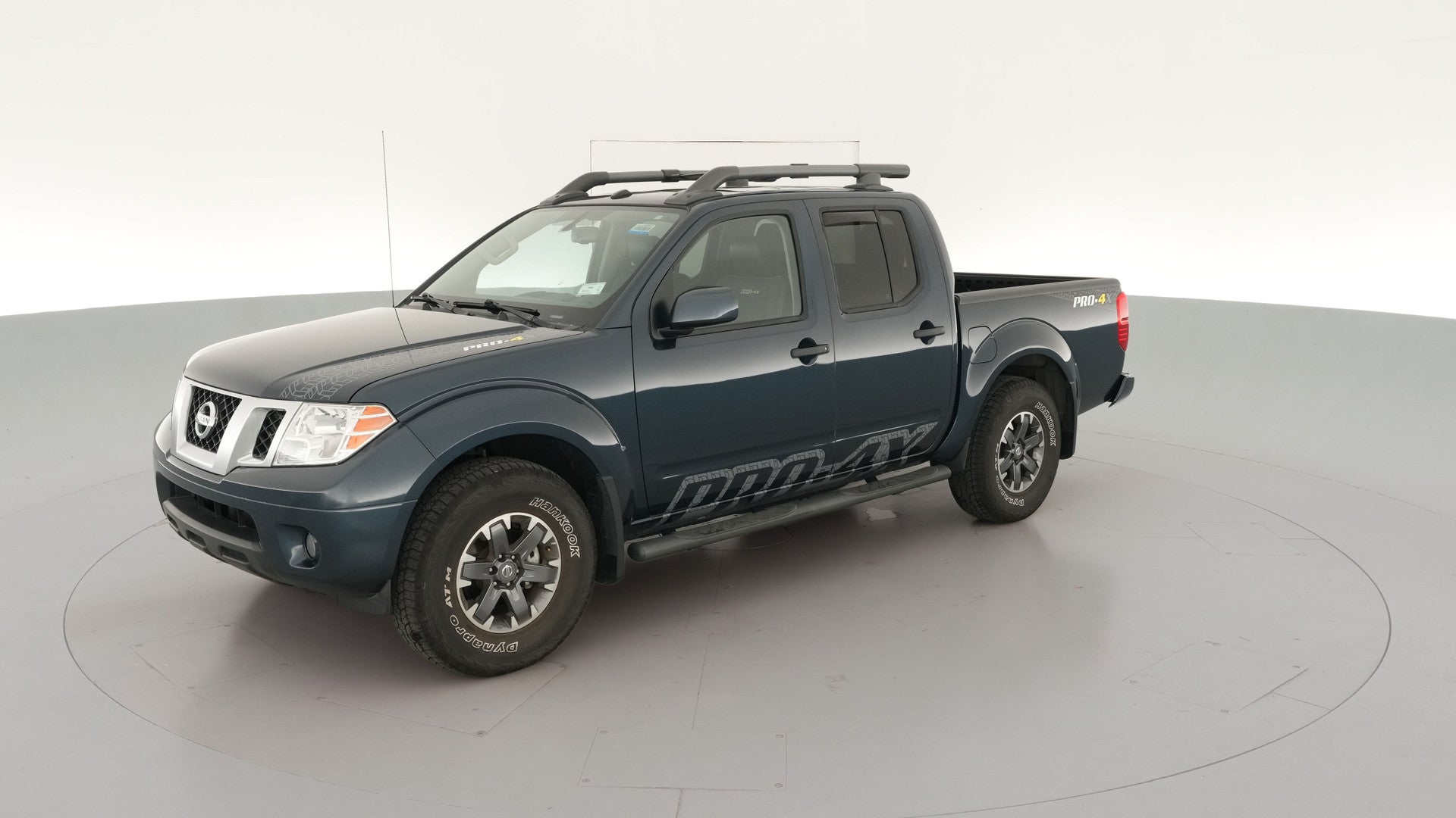 2020 Nissan Frontier Crew Cab vehicle photo