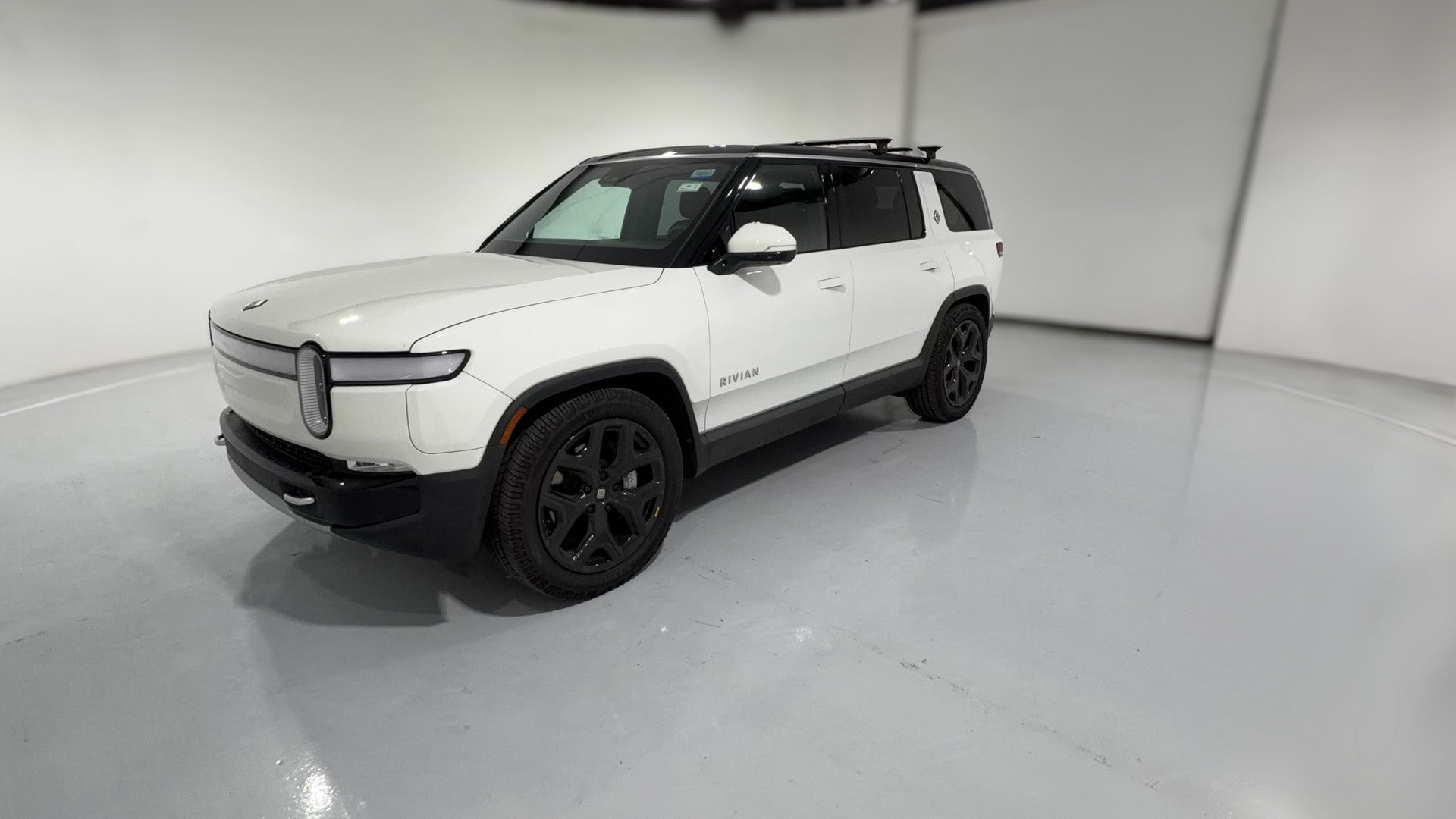 2023 Rivian R1S vehicle photo