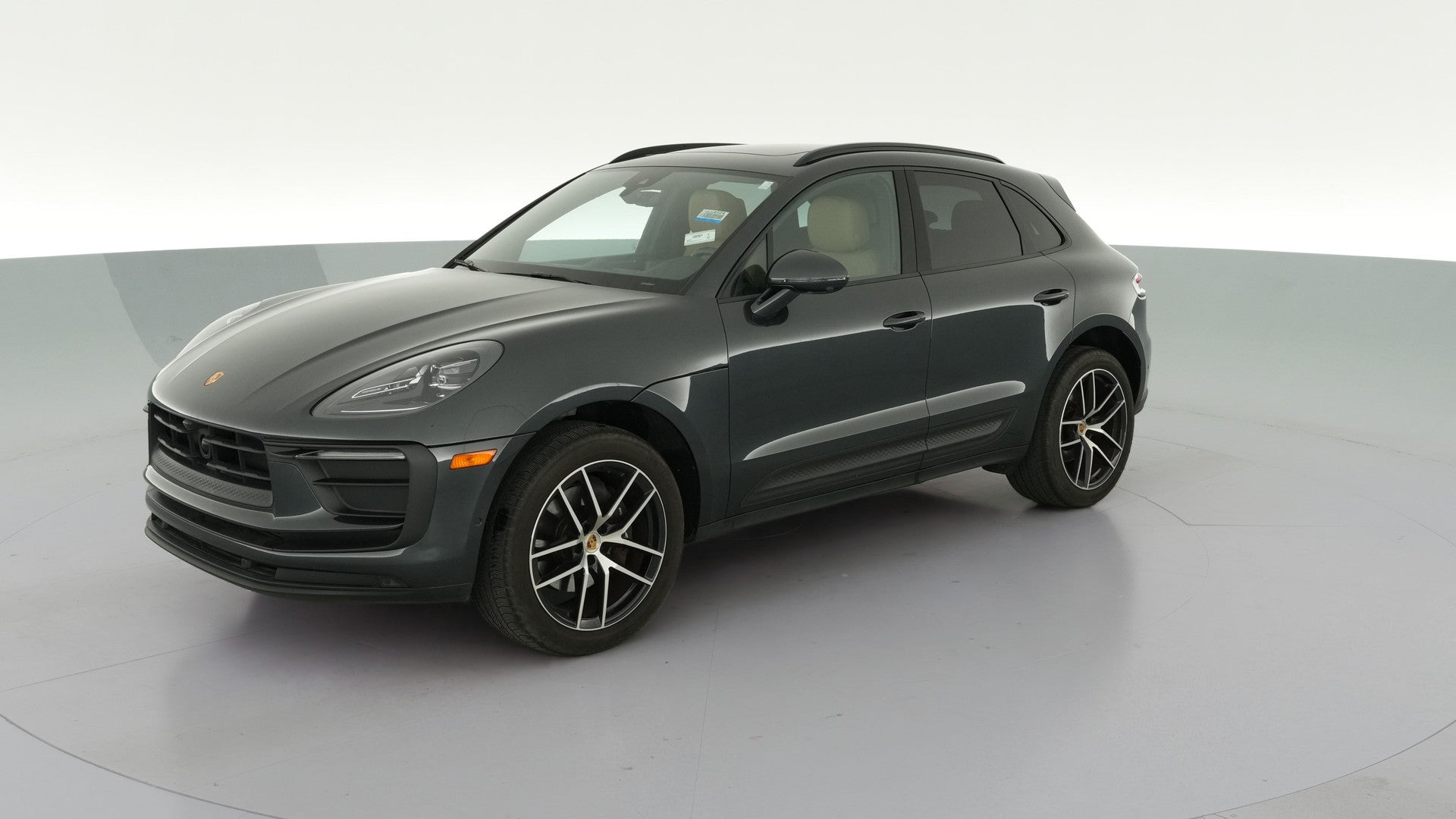 2024 Porsche Macan vehicle photo