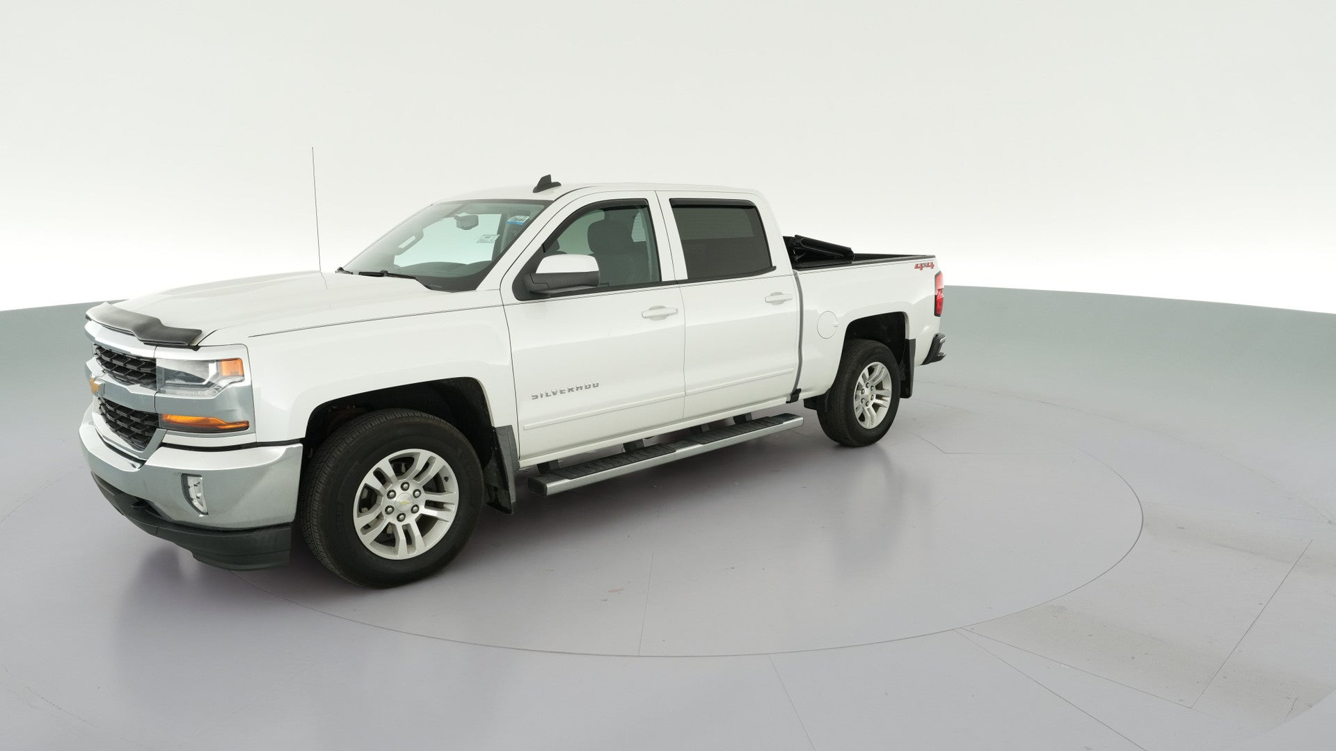 2018 Chevrolet Silverado 1500 Crew Cab vehicle photo